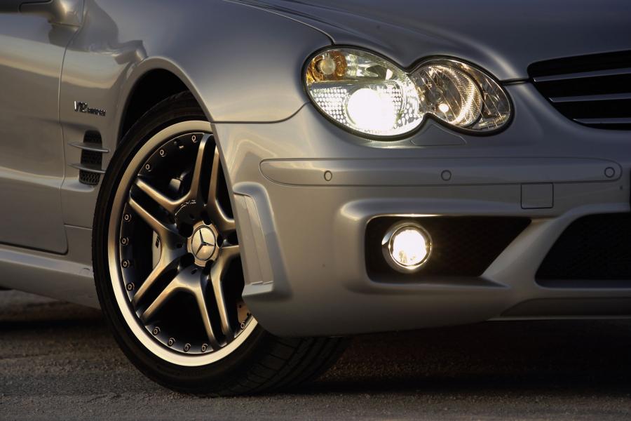  Mercedes-Benz SL65 AMG 2006 года  (фото 10 из 28)